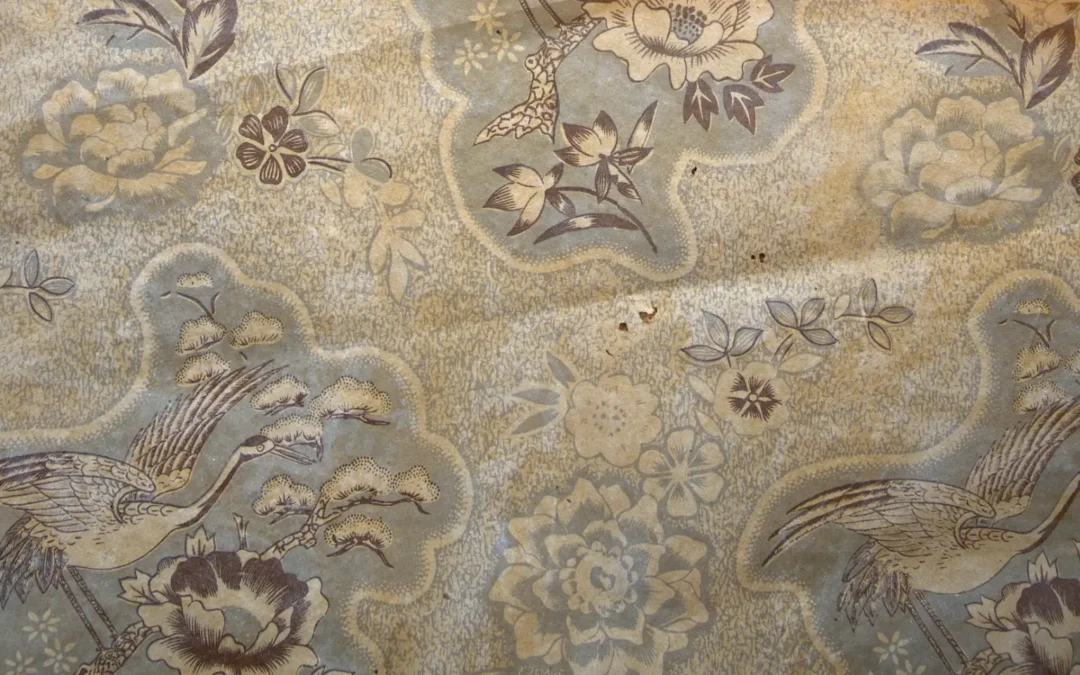 Folding the Screen onto the Wall: The Cloud Cartouche and the Pine-Crane Wallpaper of the 1960s