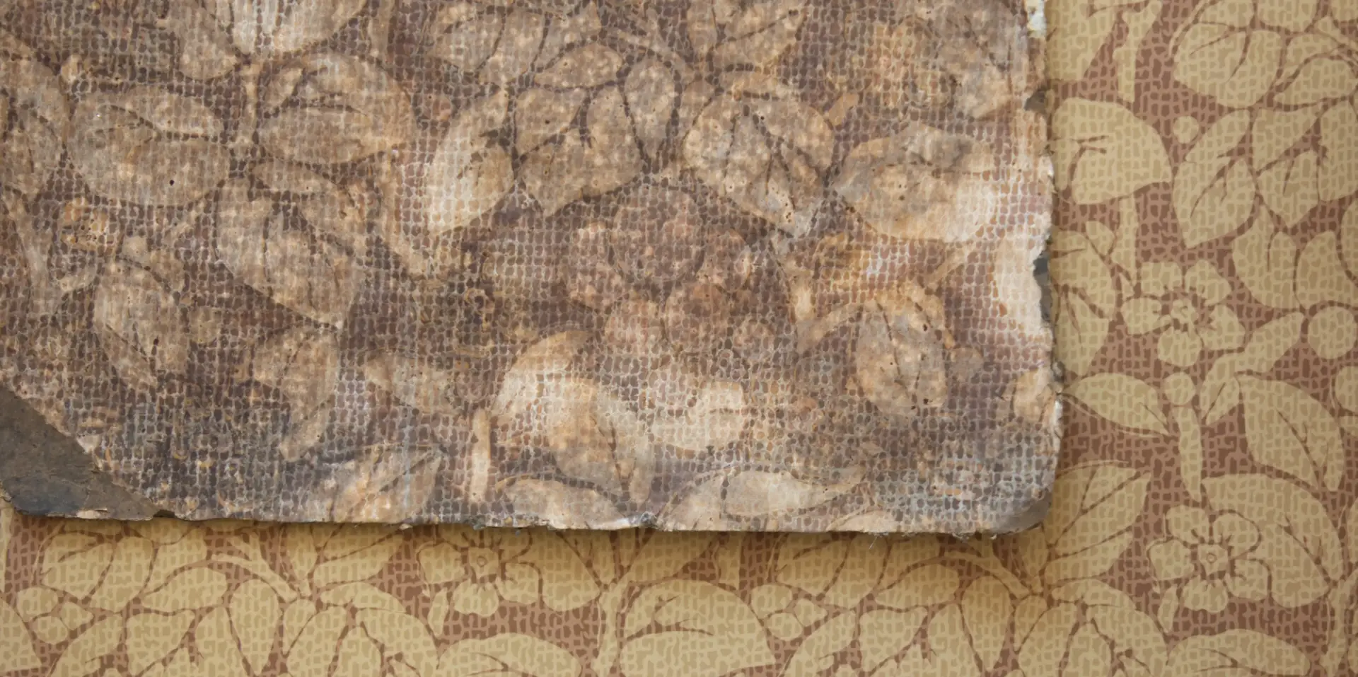 런던에서 강진 병영성까지: 1944년 벽지에 담긴 디자인 여행